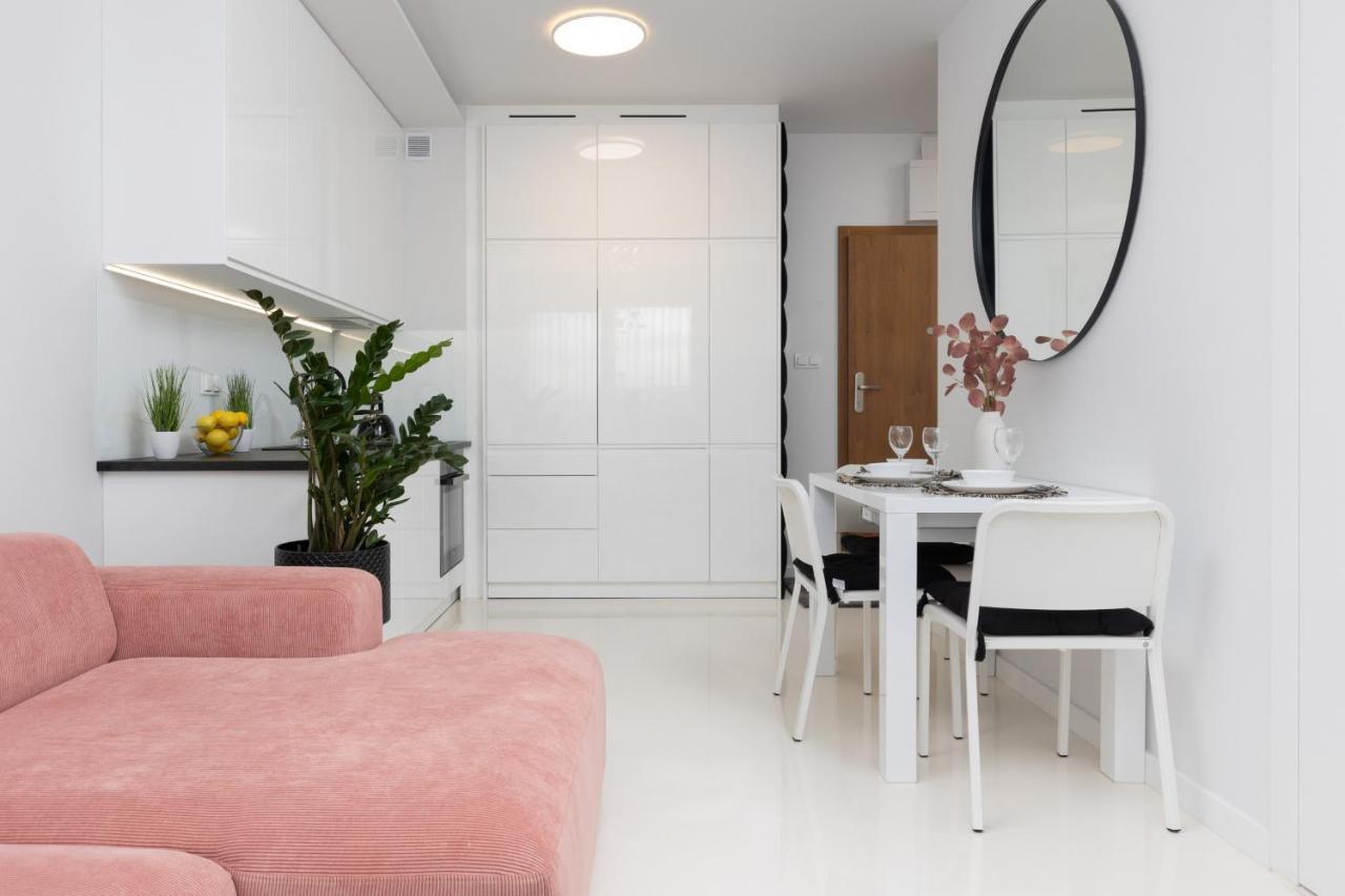 Stylish Przedpole With Balcony & Parking By Renters Apartament *