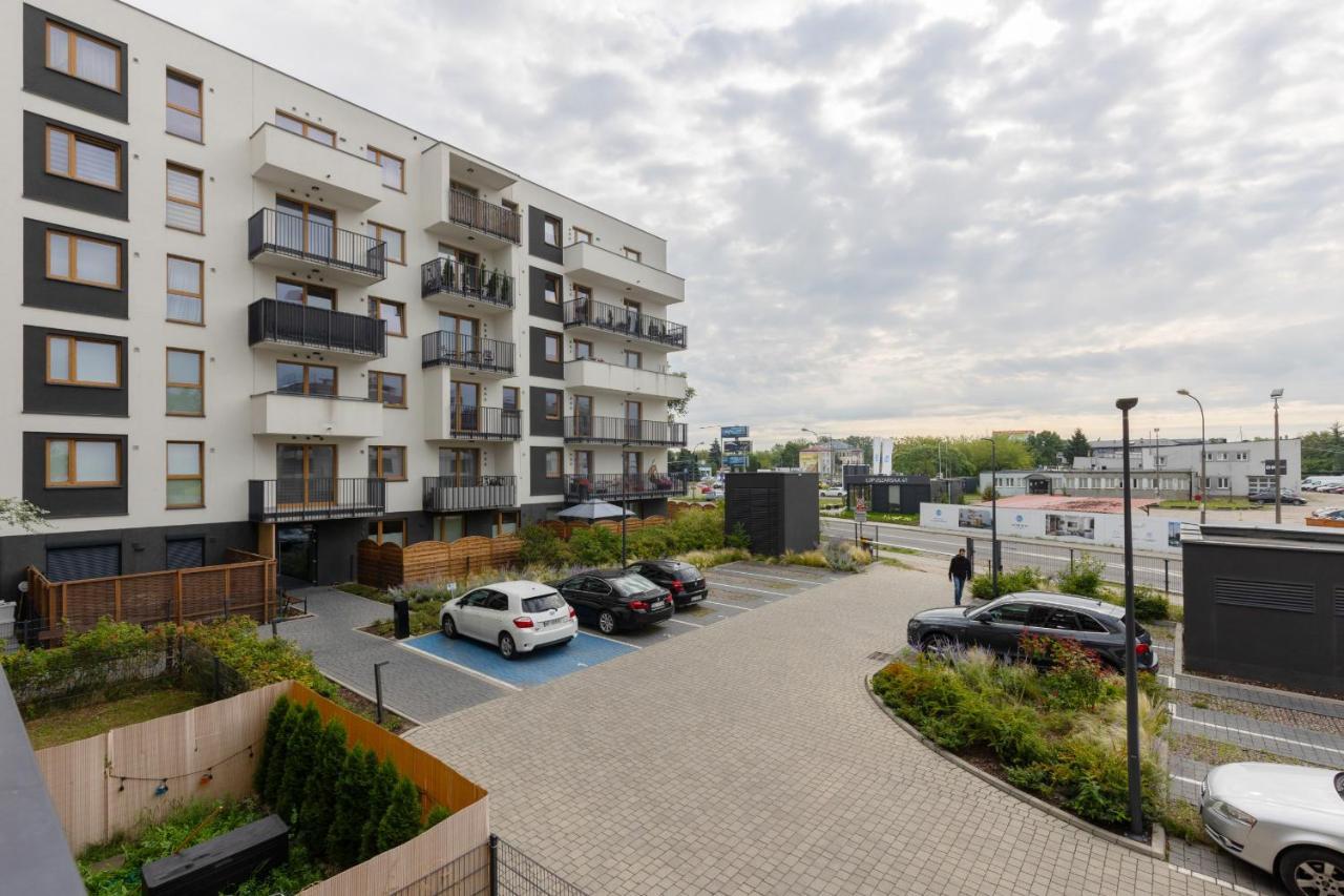 Stylish Przedpole With Balcony & Parking By Renters Apartament Warszawa